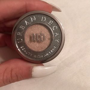 Urban Decay Eye Shadow -Sin